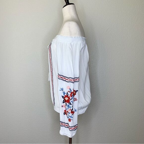 Xhilaration Off Shoulder White Textured Boho Embroidered Top - Picture 4 of 10